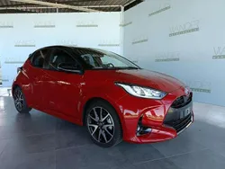 Rood Gebruikt 2022 Toyota Yaris Hybrid Style Hatchback | € 23.900 (Eerlijke prijs)