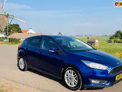 Blauw Gebruikt 2016 Ford Focus Titanium Hatchback | € 14.250 (Goede deal)