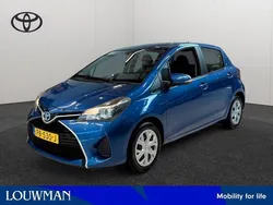 Blauw, metallic lak Gebruikt 2015 Toyota Yaris Hatchback | € 10.990 (Goede deal)