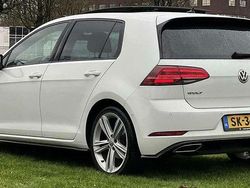 Gebruikt 2018 VW Golf VII R-line Sedan | € 13.099 (Super prijs)