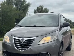 Grijs Gebruikt 2011 Lancia Ypsilon Silver Hatchback | € 2.500 (Super prijs)