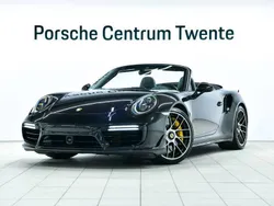 Diepzwart metallic Gebruikt 2017 Porsche 911 Turbo S Cabriolet | € 179.900