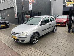 Grijs Gebruikt 2005 Opel Corsa Sport Hatchback | € 999 (Goede deal)