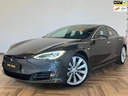 Grijs, metallic lak Gebruikt 2018 Tesla Model S Sedan | € 26.944 (Goede deal)