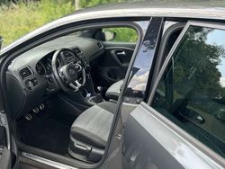 Grijs Gebruikt 2015 VW Polo Highline Hatchback | € 6.800 (Eerlijke prijs)