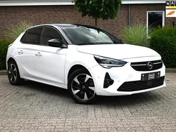 Wit Gebruikt 2022 Opel Corsa-e GS Line Hatchback | € 18.950 (Eerlijke prijs)