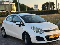 Wit Gebruikt 2013 Kia Rio MPV | € 5.799 (Iets duurder)