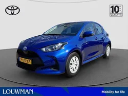 Blauw Gebruikt 2022 Toyota Yaris Hybrid Active Hatchback | € 21.450 (Eerlijke prijs)
