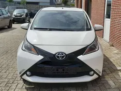 Wit Gebruikt 2017 Toyota Aygo Play Hatchback | € 7.000 (Goede deal)
