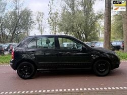 Zwart Gebruikt 2002 Skoda Fabia Comfort Hatchback | € 899 (Goede deal)