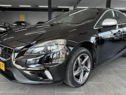 Zwart Gebruikt 2015 Volvo V40 Business Edition Stationwagen | € 8.450 (Eerlijke prijs)