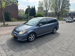 Grijs, metallic lak Gebruikt 2004 Honda Stream Sport MPV | € 1.700