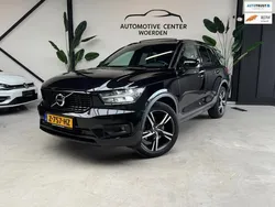 Zwart Gebruikt 2019 Volvo XC40 R-Design Momentum SUV | € 31.499 (Eerlijke prijs)
