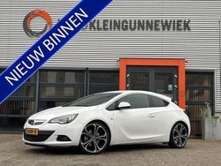 Wit Gebruikt 2012 Opel Astra GTC Sport Hatchback | € 6.445 (Eerlijke prijs)