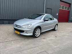 Grijs, andere lak Gebruikt 2003 Peugeot 206 CC Roland Garros Cabriolet | € 1.350 (Eerlijke prijs)