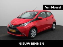 Rood Gebruikt 2015 Toyota Aygo X-play Hatchback | € 7.400 (Eerlijke prijs)