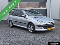 Grijs Gebruikt 2002 Peugeot 206 Stationwagen | € 1.999 (Duur)