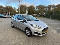 Grijs Gebruikt 2015 Ford Fiesta Style Hatchback | € 4.450 (Eerlijke prijs)