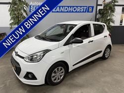 Wit Gebruikt 2015 Hyundai i10 Hatchback | € 6.795 (Eerlijke prijs)