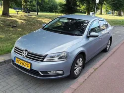 Blauw Gebruikt 2011 VW Passat Comfortline Sedan | € 6.500 (Eerlijke prijs)