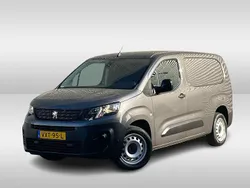 Grijs Gebruikt 2023 Peugeot Partner S MPV | € 15.725 (Iets duurder)