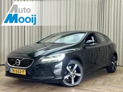 Zwart Gebruikt 2018 Volvo V40 R-Design Stationwagen | € 16.450 (Eerlijke prijs)