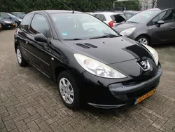 Zwart Gebruikt 2012 Peugeot 206+ Access Hatchback | € 2.999 (Eerlijke prijs)
