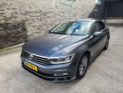 Grijs Gebruikt 2016 VW Passat Sedan | € 13.500