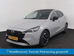 Aero grey (grijs metallic) Gebruikt 2024 Mazda 2 Homura-Aka Hatchback | € 22.450 (Iets duurder)