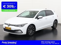 Pure white (0q0q) Gebruikt 2022 VW Golf VIII Style Hatchback | € 24.495 (Goede deal)