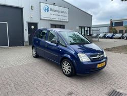 Blauw Gebruikt 2005 Opel Meriva MPV | € 899 (Eerlijke prijs)