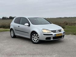Grijs Gebruikt 2004 VW Golf IV Trendline Hatchback | € 950 (Goede deal)