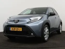 Grijs metallic Gebruikt 2024 Toyota Aygo Limited Hatchback | € 19.445 (Eerlijke prijs)