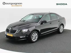 Zwart Gebruikt 2019 Skoda Octavia Business Line Hatchback | € 14.850 (Eerlijke prijs)