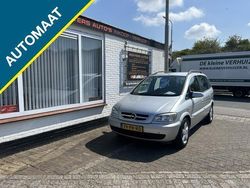 Grijs Gebruikt 2004 Opel Zafira MPV | € 1.950 (Eerlijke prijs)