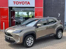 , metallic lak Gebruikt 2024 Toyota Yaris Cross Active SUV | € 25.700 (Goede deal)