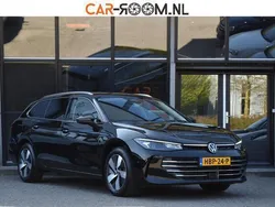 Zwart Gebruikt 2024 VW Passat Business Stationwagen | € 36.450 (Goede deal)