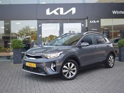 Grijs Gebruikt 2021 Kia Stonic SUV | € 18.395 (Iets duurder)