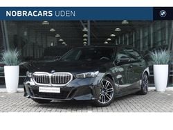 Zwart Gebruikt 2024 BMW 530e M Sport Stationwagen | € 59.850