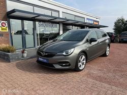 Grijs Gebruikt 2022 Opel Astra Edition Stationwagen | € 15.900 (Goede deal)