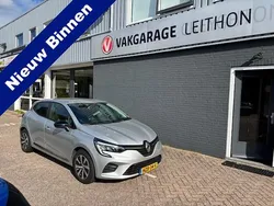 Grijs Gebruikt 2022 Renault Clio V Evolution Hatchback | € 18.945 (Goede deal)