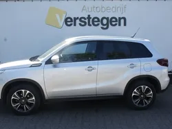 Zilver Gebruikt 2024 Suzuki Vitara Style SUV | € 26.450 (Eerlijke prijs)