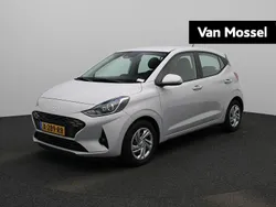 Grijs Gebruikt 2024 Hyundai i10 Premium Hatchback | € 18.240 (Eerlijke prijs)
