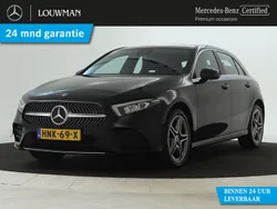 Zwart, metallic lak Gebruikt 2022 Mercedes A250 AMG line Hatchback | € 33.950 (Eerlijke prijs)