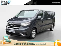Gris comete (donker grijs) Gebruikt 2024 Renault Trafic Van | € 23.935 (Eerlijke prijs)