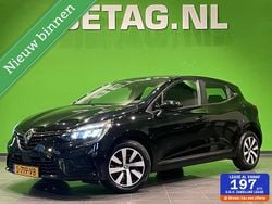 Zwart Gebruikt 2023 Renault Clio V Equilibre Hatchback | € 14.500 (Goede deal)