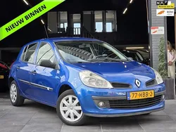 Blauw Gebruikt 2008 Renault Clio II Hatchback | € 2.994 (Eerlijke prijs)