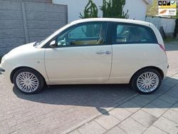 Wit Gebruikt 2004 Lancia Ypsilon Hatchback | € 890 (Eerlijke prijs)