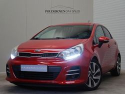 Rood Gebruikt 2016 Kia Rio Hatchback | € 8.744 (Eerlijke prijs)