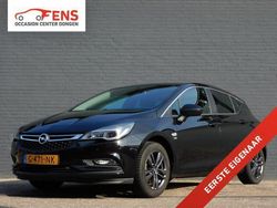Zwart Gebruikt 2019 Opel Astra Edition Hatchback | € 14.440 (Eerlijke prijs)